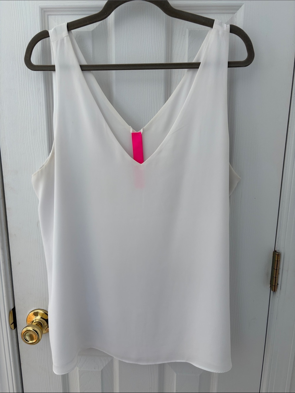 Lilly Pulitzer White Florin V-Neck Tank with Pink Tag